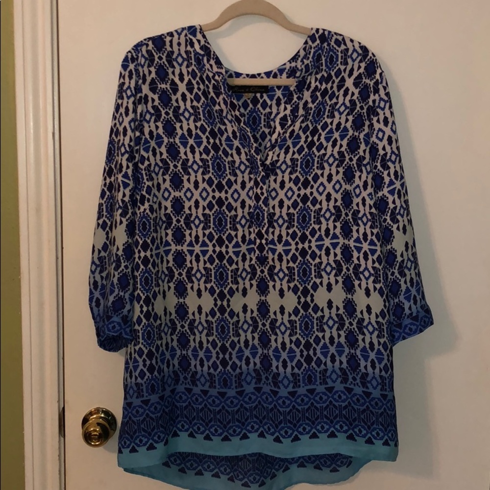 Blue and white top